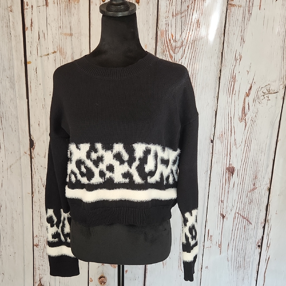 Express Black and White Leopard Print Cropped Sweater Oversized XS